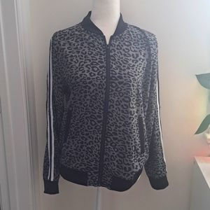 KI Pro Gray Cheetah print Jacket size Large